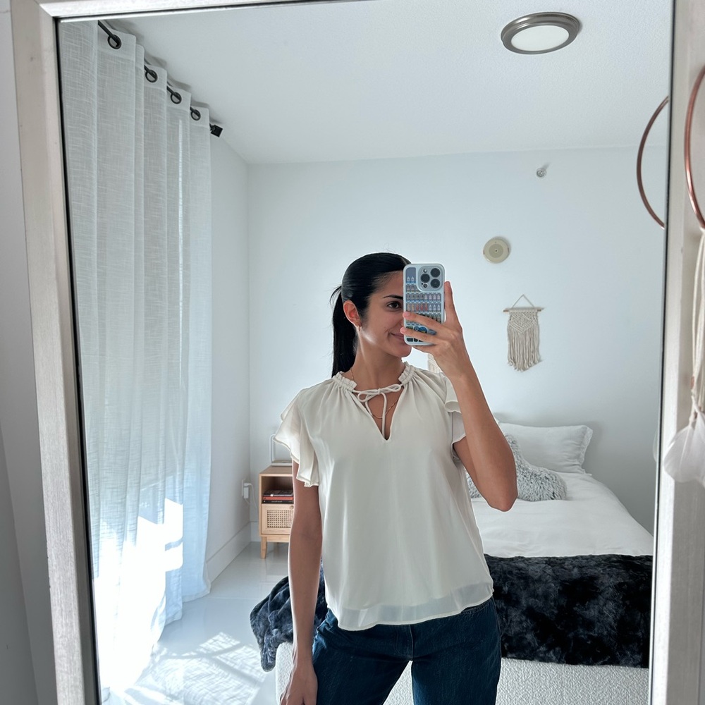 Abercrombie & Fitch Elegant White Blouse for Women